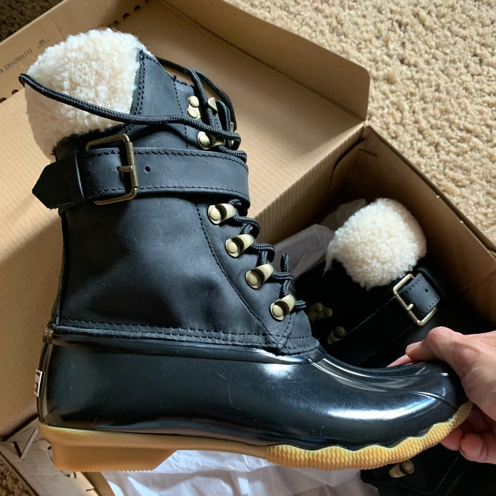 Sperry Shearwater black brand new size 7